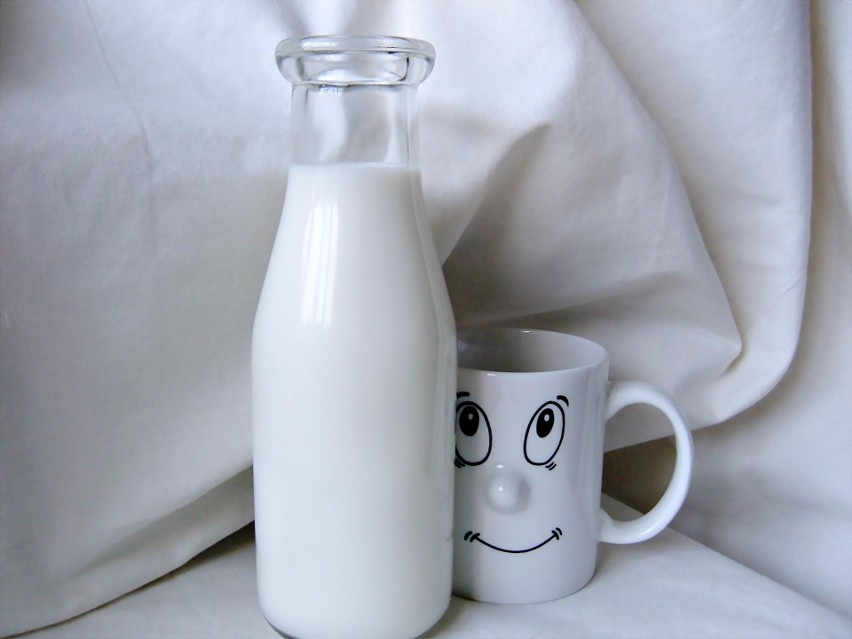 Mleka nie powinny pić osoby z nietolerancja laktozy. Laktoza...