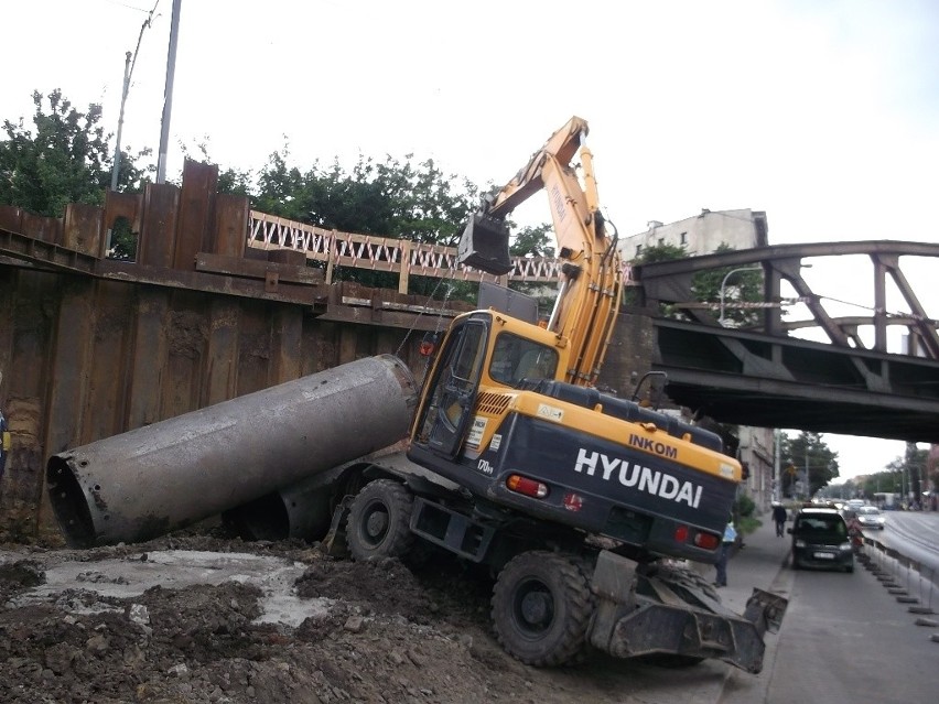 Wrocław: Rozbiórka wiaduktu nad Grabiszyńską weszła w nowy etap (ZDJĘCIA)