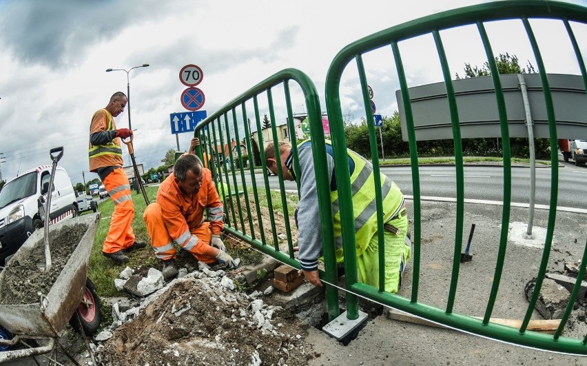 Nowe barierki na Fordońskiej