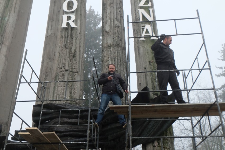 Dziennikarz Andrzej Kłopotowski bronił pomnika przed...