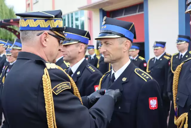 Uroczystość odbyła  się przed budynkiem straży pożarnej przy ul. Legionów w Toruniu.