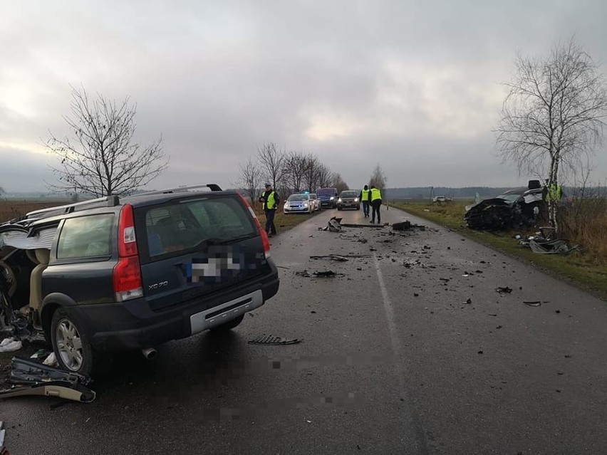 Śmiertelny wypadek na drodze z Żyrzyna do Baranowa. Droga zablokowana