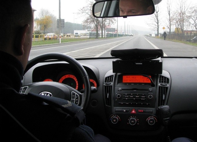 Policjanci na terenie powiatu lęborskiego, od wczesnych godzin rannych prowadzili działania "Niechronieni uczestnicy ruchu&#8221;.