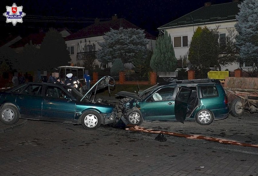 Wypadek pod Biłgorajem. Kierowca seata wyprzedzając ciągnik doprowadził do czołowego zderzenia                 