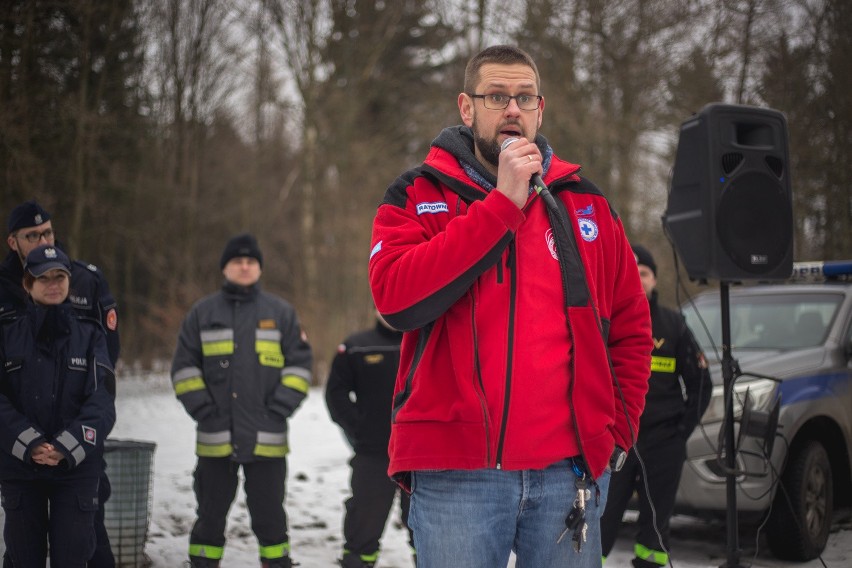 Pokazali jak zachować się na załamanym lodzie