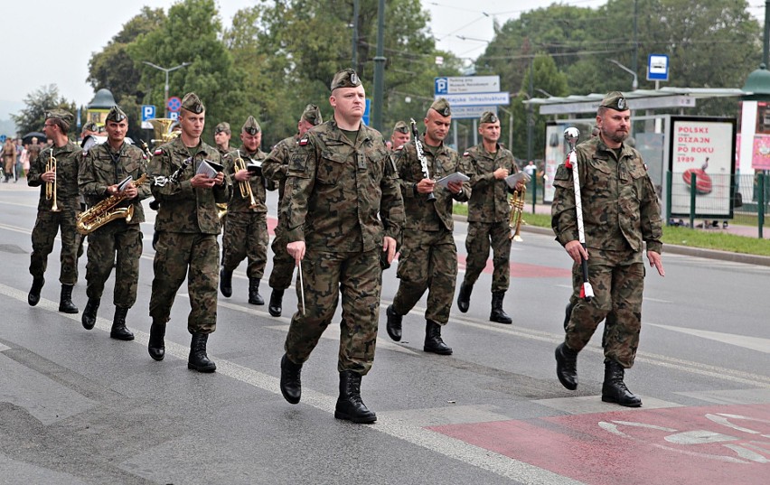 Marsz Szlakiem I Kompanii Kadrowej "Kadrówka" przeszedł ulicami Krakowa [ZDJĘCIA]