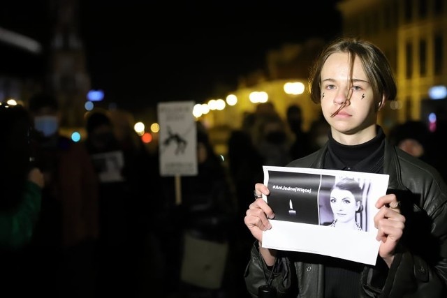 Manifestacja "Ani jednej więcej" w Białymstoku (6.11.2021 r.).