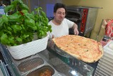 Różnice pomiędzy włoską a polską pizzą. Którą wolą mieszkańcy regionu? WIDEO