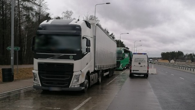 Nietrzeźwą jazdę udaremnili funkcjonariusze podlaskiej Inspekcji Transportu Drogowego. Szofer został przekazany Policji.