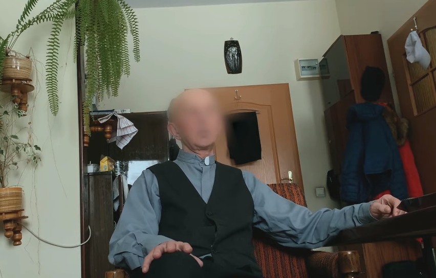 Kadr z filmu Tomasza Sekielskiego o pedofilii w polskim...