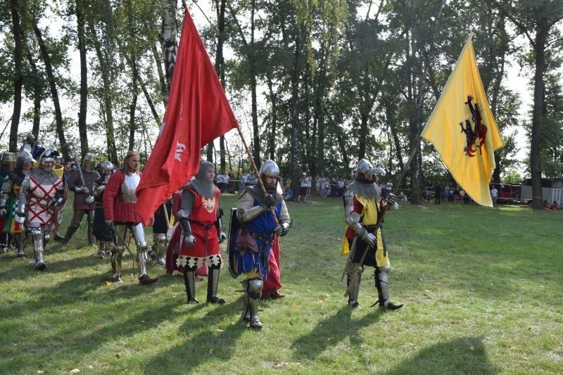 Kilka tysięcy widzów oglądało 18. inscenizację bitwy pod...