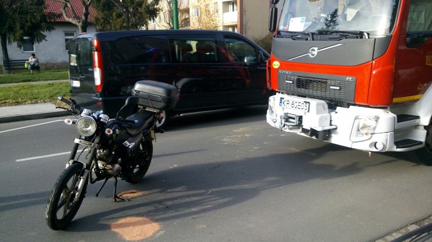 Nowy Sącz. Wypadek na ul. Barskiej. Zderzenie samochodu z motocyklem. Ranna kobieta w szpitalu