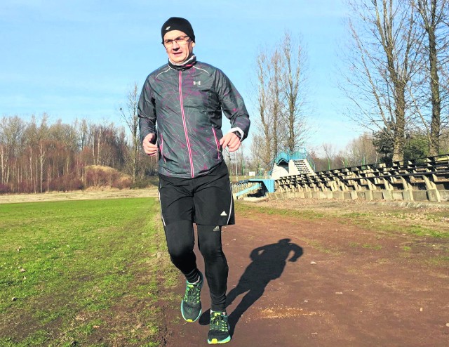 Krzysztof Mejer w drugi dzień świąt przebiegł 18 km na bieżni stadionu. Gdy wrócił do domu, założył mu stronę na Facebooku