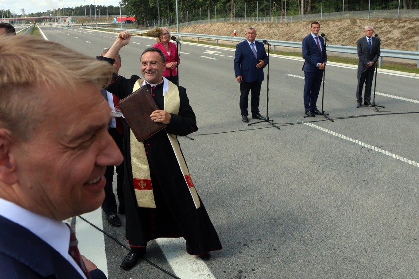 Premier Mateusz Morawiecki otworzył obwodnicę Puław. To część drogi S12 (ZDJĘCIA)