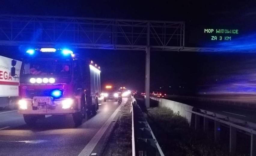 Korek za korkiem i karambol na A4. Apel do kierowców: Omijajcie autostradę