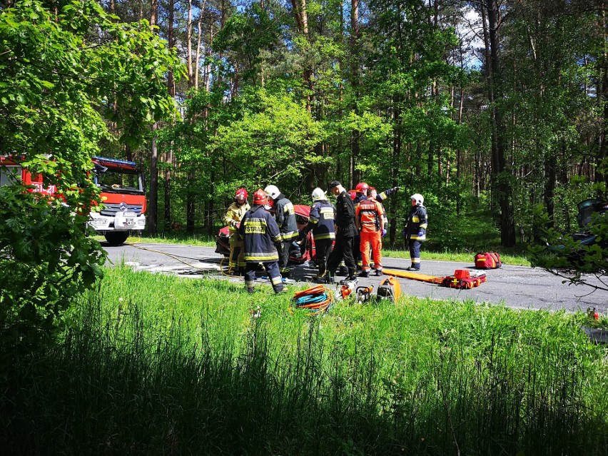 Groźny wypadek w regionie. DW 241 jest zablokowana [zdjęcia]