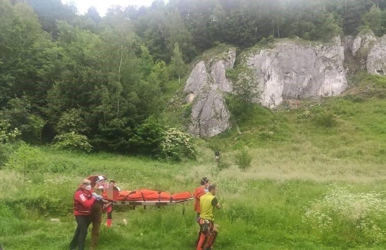 Turysta spadł ze skały w Dolinie Kobylańskiej 