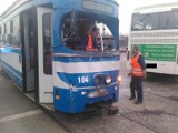 Kraków. Wypadek na rondzie Grunwaldzkim. Zderzenie autobusu i tramwaju, są ranni [ZDJĘCIA, WIDEO]