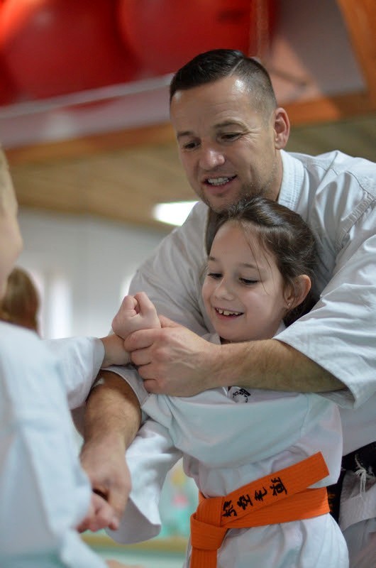 Legendarny karateka poprowadził treningi w Niepołomicach [ZDJĘCIA]