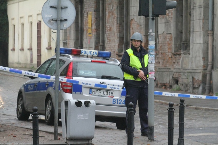 Akcja policji na Traugutta. Słychać strzały [ZDJĘCIA]