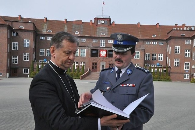 Biskup Polowy Wojska Polskiego w słupskiej Szkole Policji