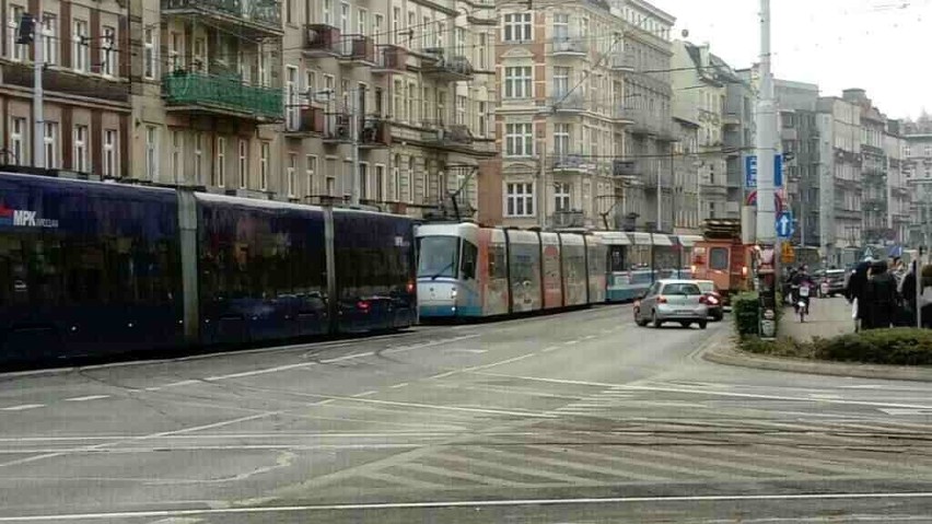 Awaria zasilania na Jedności Narodowej. Nie jeżdżą tramwaje