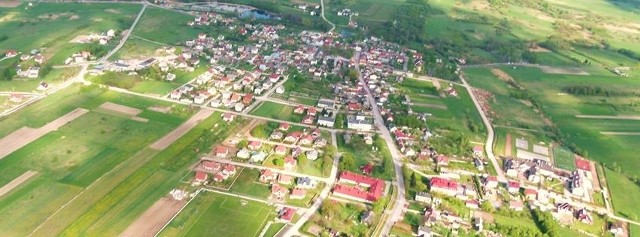 Gmina Pierzchnica dzięki unijnemu wsparciu zyskuje nie tylko nowy wygląd. Inwestycje rozbudziły też aktywność mieszkańców.