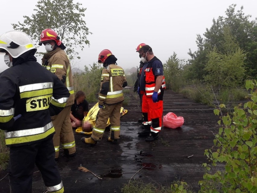Eksplozja ładunku wybuchowego w Kosakowie 11.06.2020. Ciężko ranny 20-latek trafił do szpitala [zdjęcia]