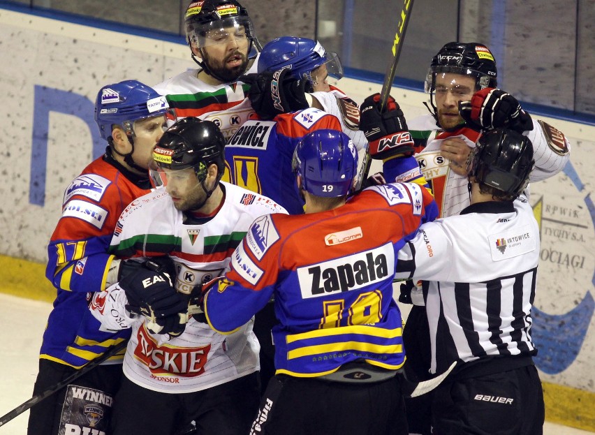 Hokej: GKS Tychy - Podhale Nowy Targ 5:1. Pierwszy krok mistrza do finału 