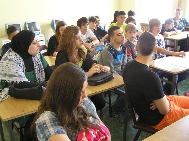Młodzi goście z Izraela zapoznali się z system oświaty w Polsce, ze strukturą gminy jako jednostki samorządowej. Ponadto sami przygotowali wykłady poświęcone edukacji w Izraelu.