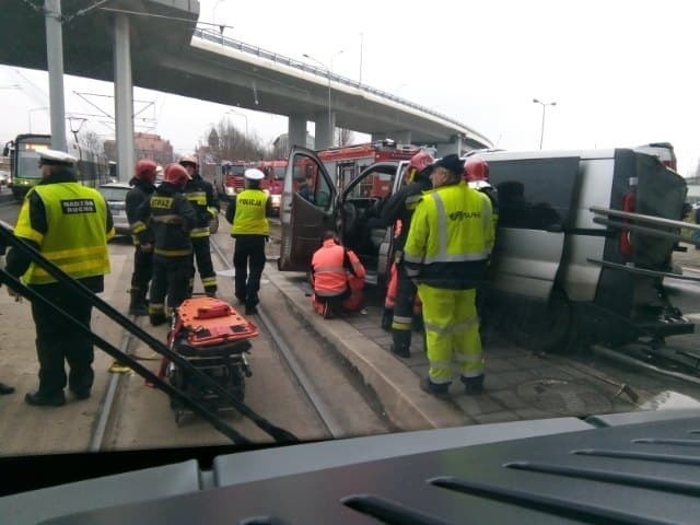 Wypadek na Energetyków w Szczecinie. Zderzyły się trzy samochody [ZDJĘCIA]