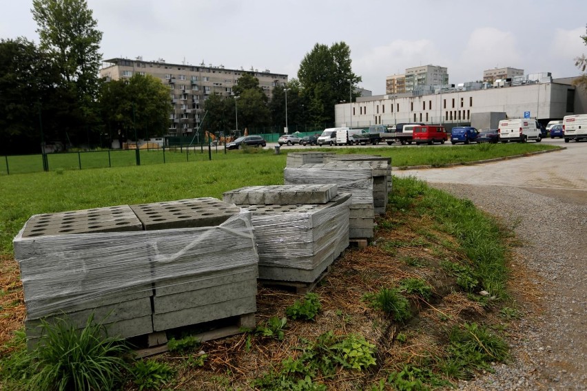 Kraków. Miało powstać centrum tenisowe, a otwierają gigantyczny klub fitness [WIZUALIZACJE, ZDJĘCIA]