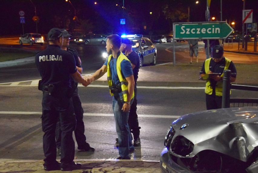Wypadek w Stargardzie: Masakra na Wyszyńskiego. 18-latek wjechał BMW w widzów nielegalnego driftu [ZDJĘCIA, WIDEO]