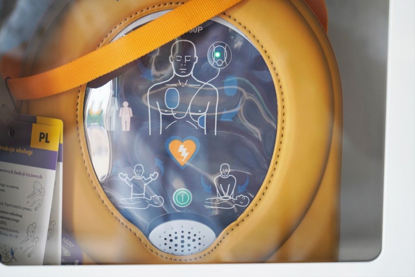 Puławy: Maszyny AED, czyli automatyczne zewnętrzne defibrylatory zamontowane w kilku punktach w mieście