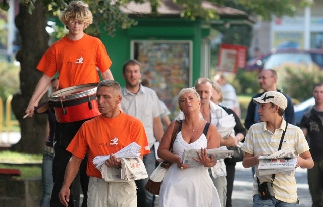 Wolontariusze, bezdomni i pracownicy słupskiego MOPR-u chcieli zmienić podejście ludzi do bezdomności.