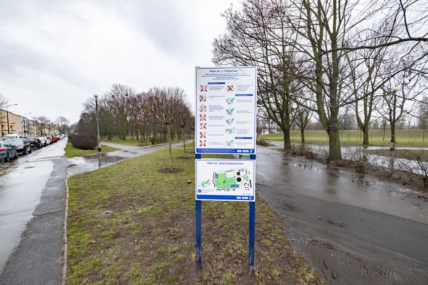 W sobotę ochotnicy posprzątali i uporządkowali Park...