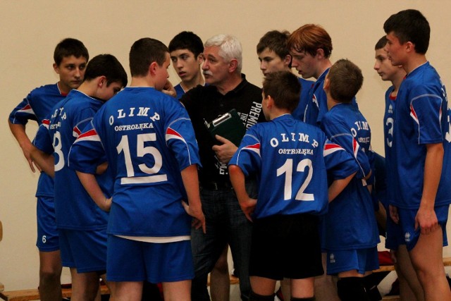 Młodzicy prowadzeni przez trenera Lucjana Łomacza z powodzeniem występują w I lidze mazowieckiej.