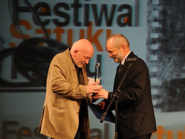 Mirosław Chojecki i Juliusz Braun podczas gali Festiwalu Sztuki Faktu