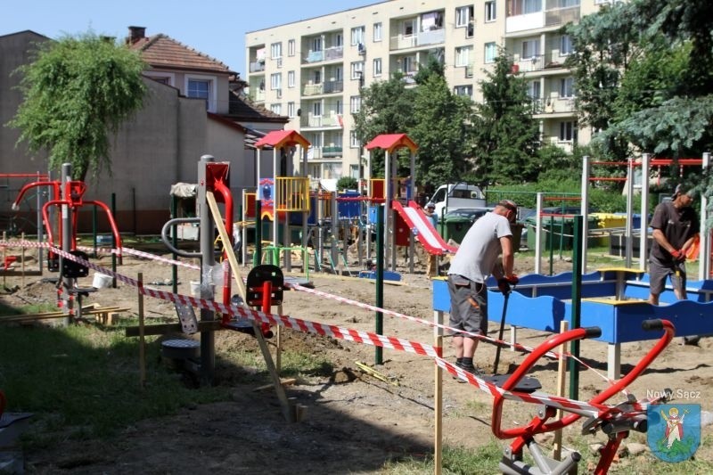 Nowy Sącz. Nowy plac zabaw przy Żywieckiej już prawie gotowy [ZDJĘCIA]