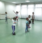Jedna z kieleckich szkół uczy tańczyć dzieci z zespołem Downa. Są jeszcze wolne miejsca (WIDEO, zdjęcia)