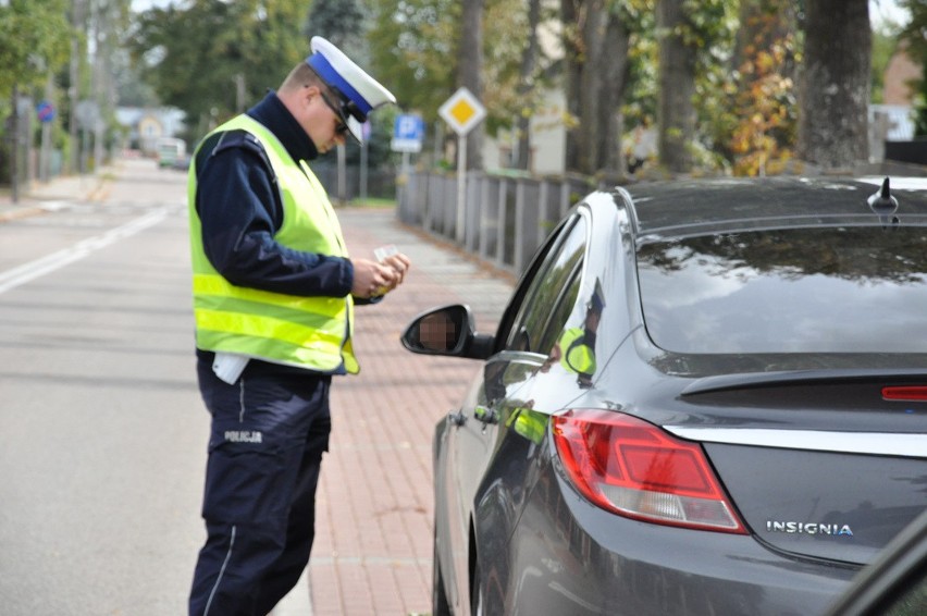 Policjanci prowadzą wzmożone działania na drogach