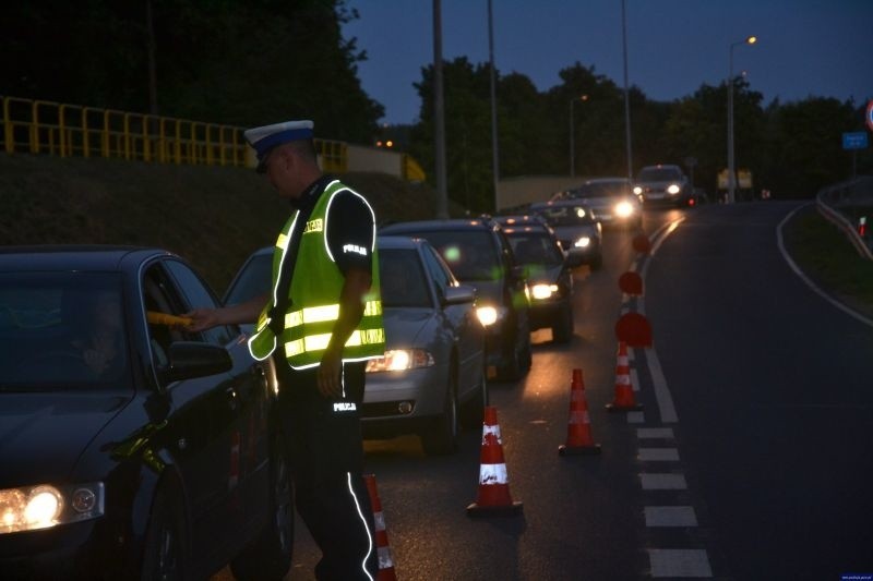 Pierwszego nietrzeźwego kierującego policjanci ruchu...