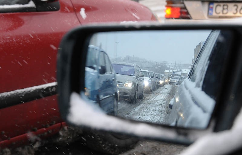 Śnieżna zima wkroczyła gwałtownie do Bydgoszczy.