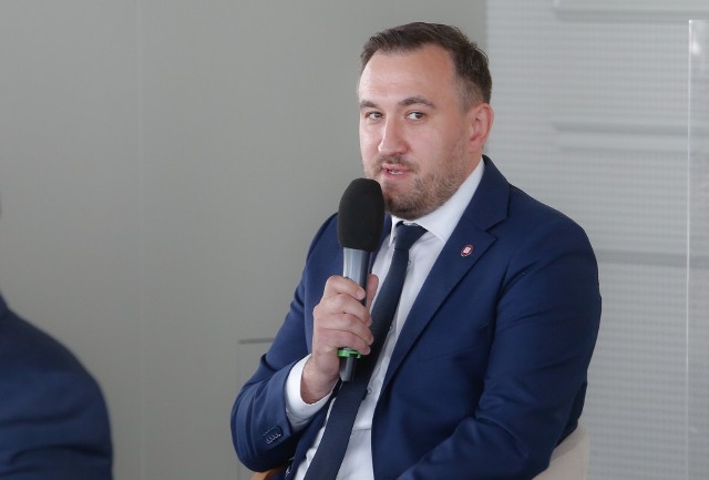Tomasz Augustyniak ma nową pracę w Departamencie Zdrowia Urzędu Marszałkowskiego.