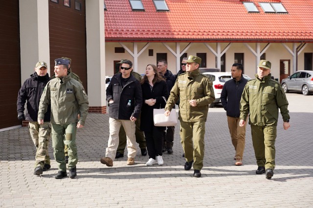 Przedstawiciele służb celnych i granicznych USA wizytowali polsko-ukraińskie przejście graniczne w Medyce i placówkę SG w Huwnikach.