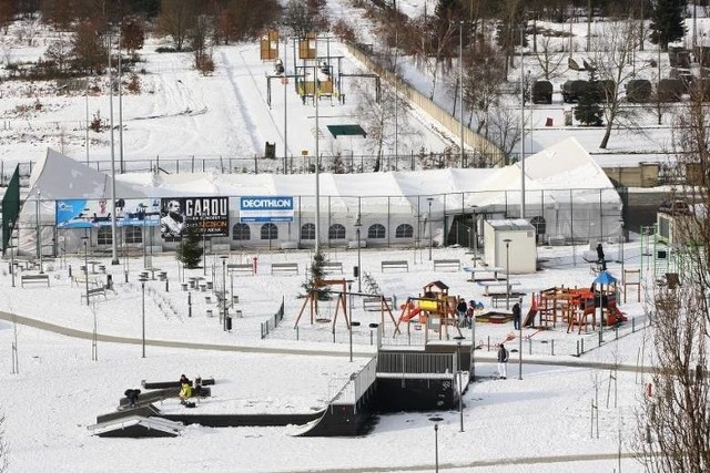 Dach lodowiska przy hali Azoty Arena zawalił się 4 lutego 2015 roku