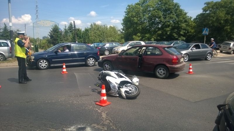 Wypadek na ul. Milionowej. Ranny motocyklista [zdjęcia]