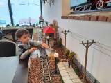 Warsztaty kolejowe dla dzieci w restauracji PKP Pyszne Kurcze Pyszne w Gliwicach. Lokal z makietą kolejową walczy o przetrwanie