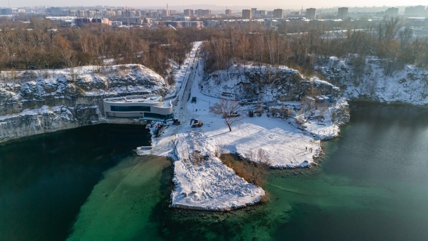 Budowę Parku Zakrzówek rozpoczęto w 2019 roku. Inwestycja...