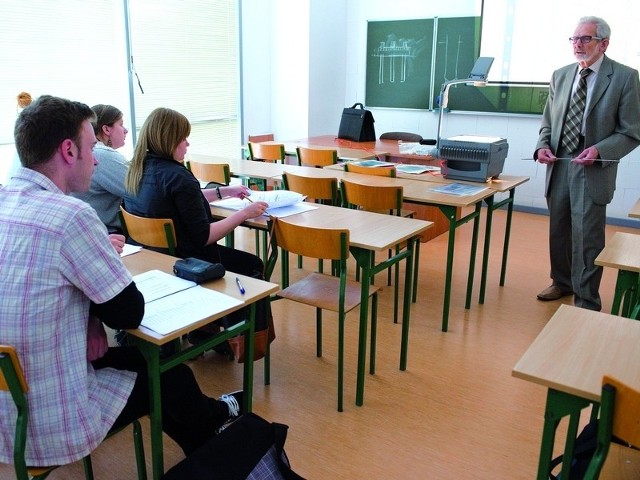 Na wykładach u profesora Madeja studenci się nie stresują. Młodzi ludzie mają bardzo dobry kontakt ze swoim wykładowcą. ­